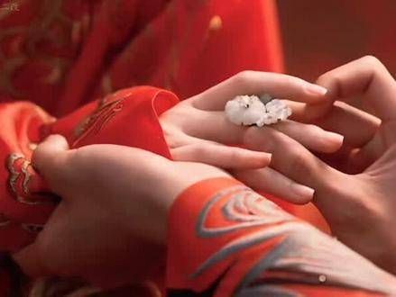 从今日起,我便是你的夫君了