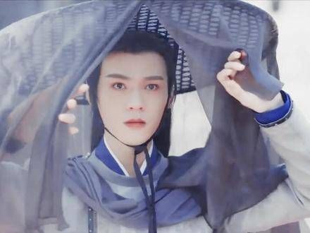 当年那份她视如草芥的婚约,他却倾尽半生之力
