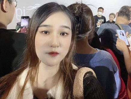 无法合影,就换个方式与你留下美好回忆,今日收获满满的幸福,刘德华