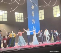 带着燃烧激情观看刘烨主演话剧《悲惨世界》