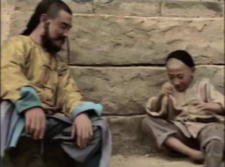 一向不知收敛的年羹尧,在临终前选择故意败给牧童,最终明白了退让的意义…