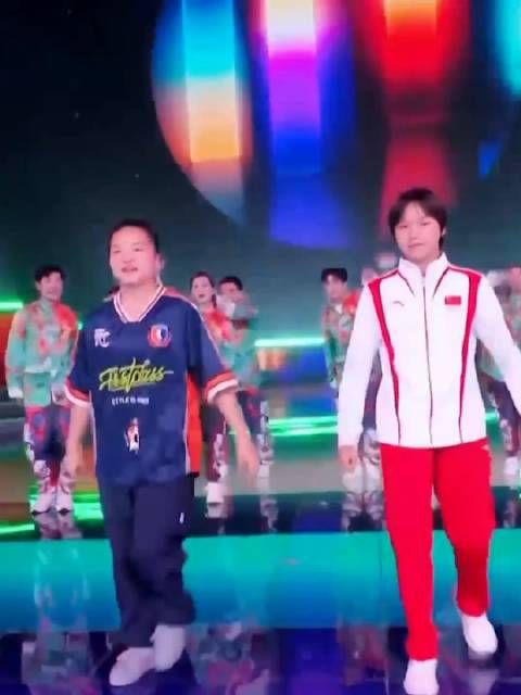 那么难的世界冠军都轻松拿下来,小小跳舞,拿捏