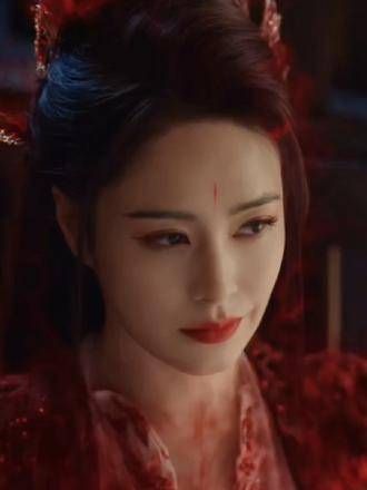 永夜星河中的怨女与镜妖,眼神真的绝了,两者之间充满了主仆CP的感觉