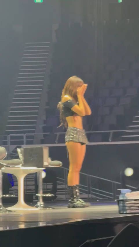 Lisa跳螃蟹舞,挺可爱的