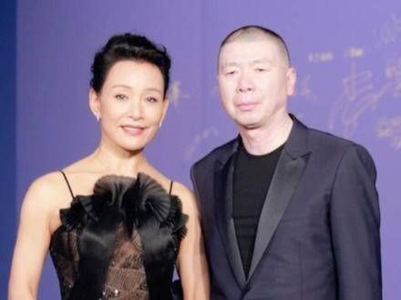 在电影奇遇夜 蓝毯现场 遇见冯小刚、陈冲,真是令人兴奋不已