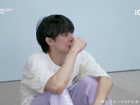 练习室花絮掉落,二星组向全星组发起挑战,一起来看他们的表现!