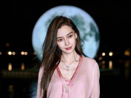 这是要全面复出了吗?baby发文表示想念大家,还分享了一波美照!Angelababy