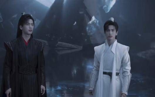 八年后依旧会守护你,记住:不要成为任何人…