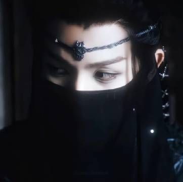 这哪里是水鬼,分明是河神吧