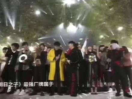 早就忘了你带给我的那些痛苦和伤害