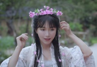 李子柒回归掀热潮，传统文化魅力再燃，顶流地位依旧稳固