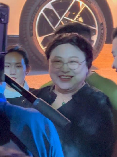 鹏友们喜欢的凤英来了! 评论区认领一下