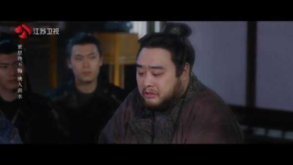 端午@赵露思的微博 从废墟中爬起来看到了身边一动不动的小虾米…