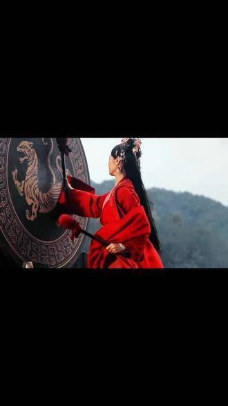 “九思,我这人强势得很,谁想成为你的伴侣,也得从我身上踩过去”