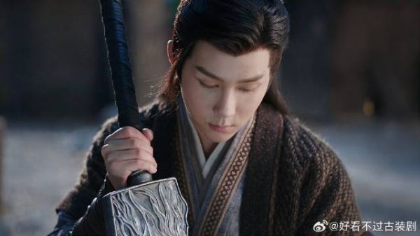 钱昭支开众人,准备对如意下手,不料磨刀引起如意怀疑