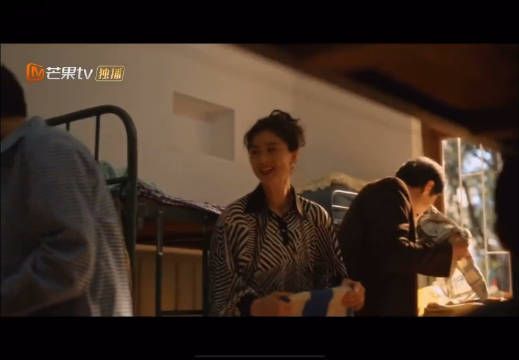 哇!小巷人家终于要提档大结局啦!明天11月17号12:00可以抢先解锁大结局了!