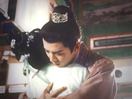 “我宠爱的姑娘,竟将我视为她晋升的踏脚石”