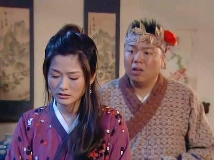 她从未言明倾心于你,你却字字皆是我愿意