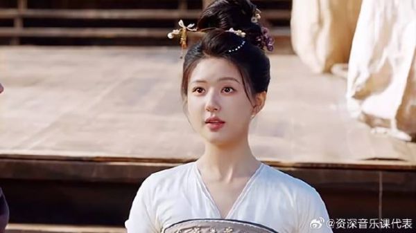 燕子京心动甚至会吃醋,就像前世的皓都一样在乎乐嫣