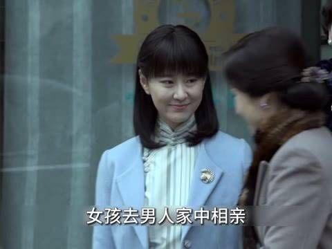 女孩去男方家中相亲,却悄悄溜进书房窃取情报