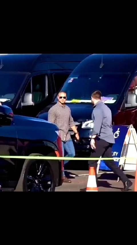 我几乎从不锻炼,除了抱起我的孩子然后把他们举高高