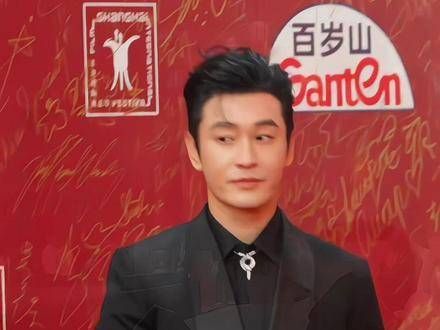 最近晓明哥显得憔悴了许多,他只是遇到了不合适的人…