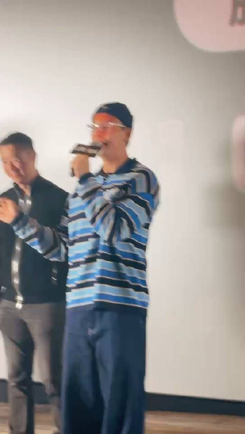 惊喜现身太阳星辰提前观剧活动!