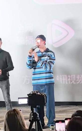 好萌呀!粉丝见面会上的魅力爆表!