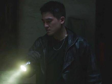 令人震惊,两名男子在密室中激烈冲突的原因竟然是……!