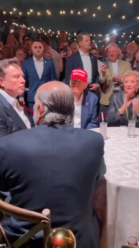 头一回见到马哥嘴角这么难压,值得自豪的男人!