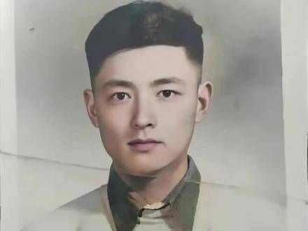 爷叔回忆说，“想当年，你还没我帅”