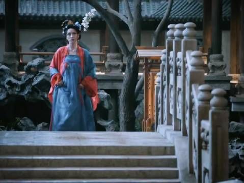 抬起头不让眼泪流出来 呜呜呜好心疼崔十九!