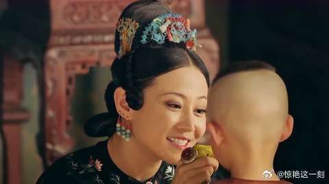 高贵妃把嘉贵人的孩子给了嬷嬷,这是皇上的警告?