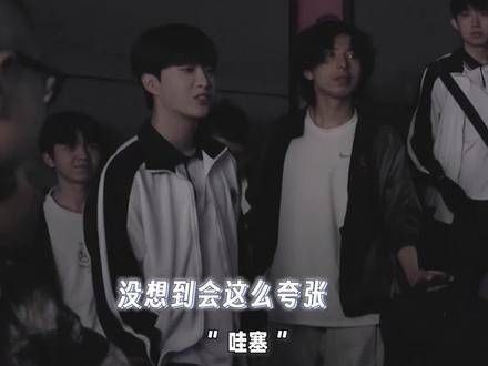 美丽无需多言,变身千禧年复古小甜甜