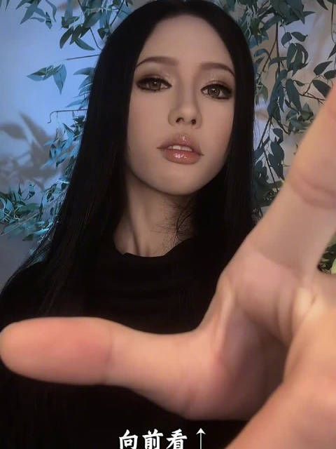 “向左,向右,向前看…” 今天看什么呢