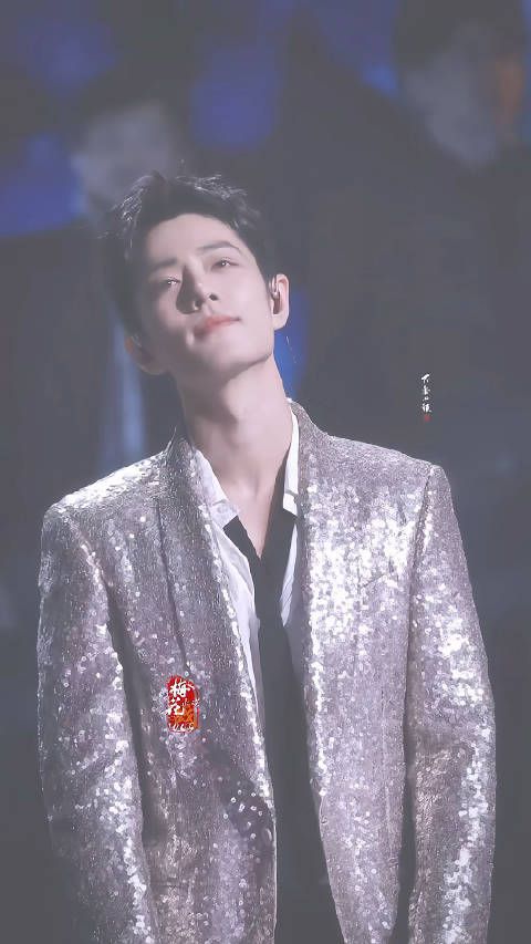 这男人...是我的...这帅得过分的男人,是我的...是我的..