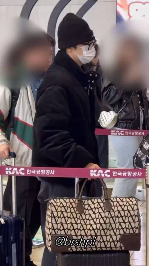 241122 李东海 为日本SOLO FANCON“East Coast”横滨场飞往日本东京…