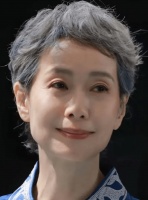 61岁叶童首次与黄德斌合作舞台剧，因童年阴影丁克36年，曾靠顶级气质获内地网友盛赞