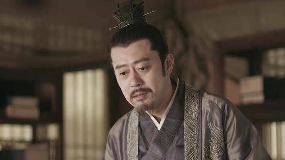 面对明兰的质问,盛紘唯有沉默,那颗早已被遗忘的棋子,已非他所能掌控