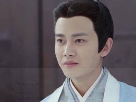 《锦衣之下》的作者蓝色狮离世,谭松韵与任嘉伦发文表达哀思