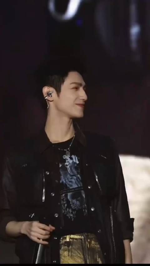 他是芭蕾舞台上优雅的王子! 他是电音编曲创作的佼佼者!