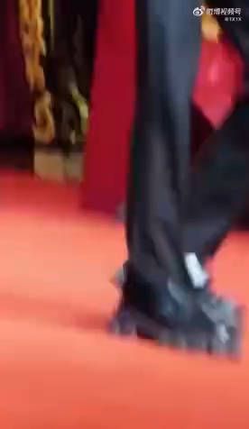 秦霄贤:我只是事业低谷期,不代表我死了