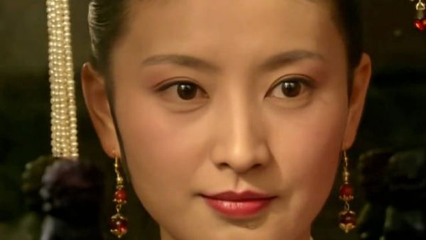 “宁可枝头抱香死,不曾吹落北风中”