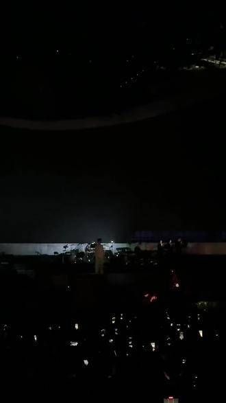 爱能够跨越距离,在喧嚣中传达心意