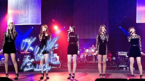 十三年前的今天(111125),Wonder Girls 爱不释手的状态