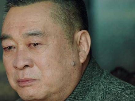 他虽已离开人世,但以生命换来了五百四十万人的光明!