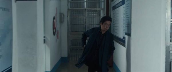 已然到了最紧张的时刻,被抓仿佛是悬在头顶的达摩克利斯之剑