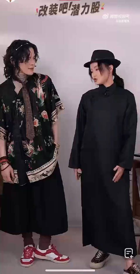 黄龄调侃向佐忙不停,向佐笑而机智回答,这相处模式太舒服…