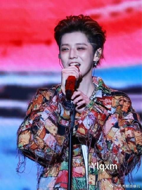 鹿晗 狼奔发型搭配唇钉 漂亮的说不出话!《fill me in love》好好听
