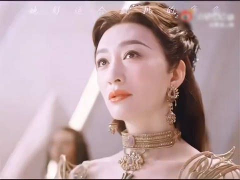 李小冉“斗罗2”疯 批女人上线,气场全开!野心勃勃的样子,真的太带感了!